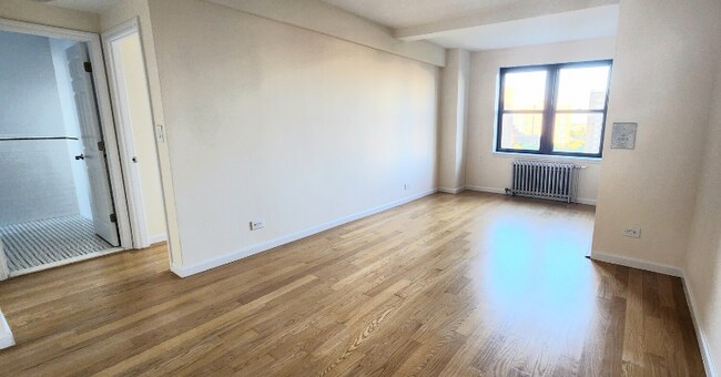 102 Amsterdam Ave in New York, NY - Building Photo - Building Photo