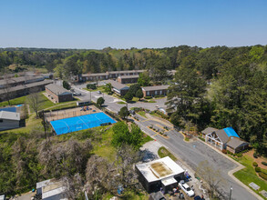 Brentwood Townhomes in Atlanta, GA - Foto de edificio - Building Photo