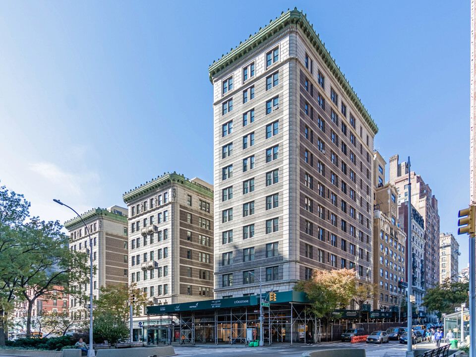 Astor in New York, NY - Building Photo