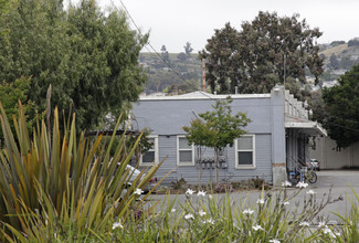 15992 E 14th St in San Leandro, CA - Building Photo - Building Photo