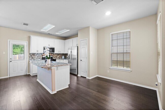 15 Blue Creek Pl in Spring, TX - Building Photo - Building Photo