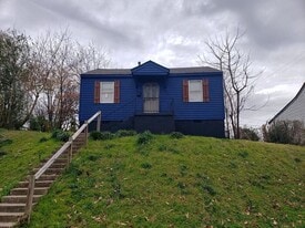 2066 Farrington St in Memphis, TN - Building Photo