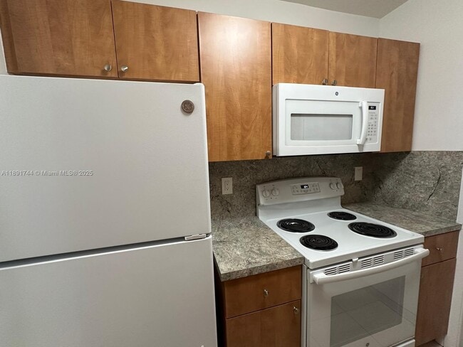 1100 SW 36th Ct in Miami, FL - Building Photo - Building Photo
