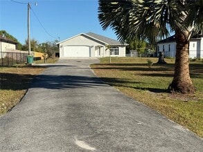 3761 39th Ave NE in Naples, FL - Building Photo - Building Photo