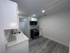6439 Willow Wood Ln in Tampa, FL - Building Photo - Building Photo