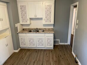 8897 Cloverlawn Ave in Detroit, MI - Building Photo - Building Photo