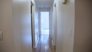 140 Thompson St, Unit 24f in East Haven, CT - Foto de edificio - Building Photo