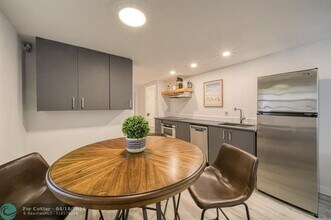 904 NE 17th Terrace, Unit 2 in Fort Lauderdale, FL - Building Photo - Building Photo