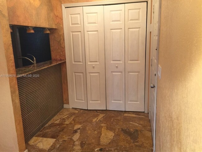 4401 W McNab Rd in Pompano Beach, FL - Building Photo - Building Photo