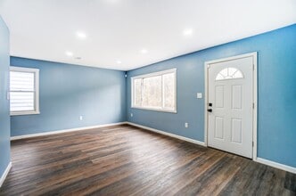 4692 Kirby Ave in Cincinnati, OH - Building Photo - Building Photo