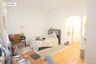 856 W End Ave in New York, NY - Building Photo - Building Photo