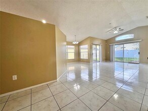 2619 Spring Hill Dr in Kissimmee, FL - Building Photo - Building Photo
