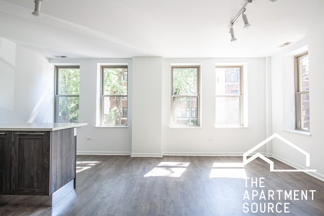 940 W Winona St in Chicago, IL - Building Photo - Building Photo