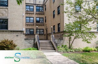 Baywood in Pittsburgh, PA - Building Photo