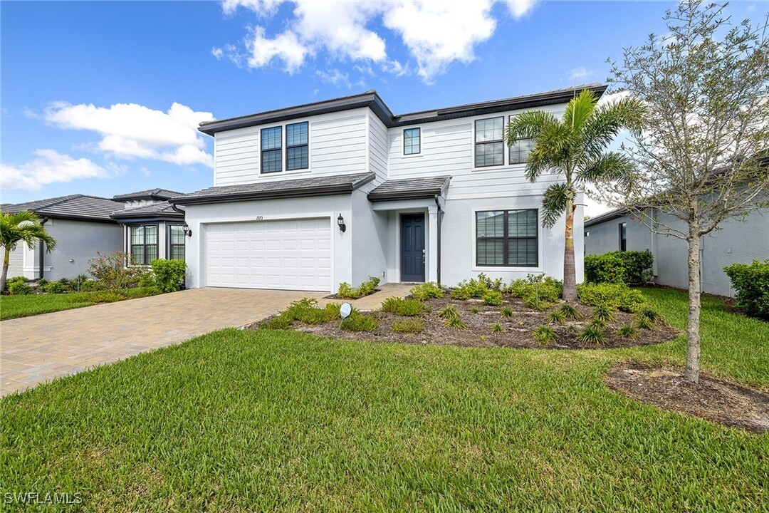 1973 Yellowfin Cir in Naples, FL - Building Photo