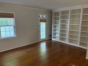 1037 N Pitt St in Alexandria, VA - Building Photo - Building Photo