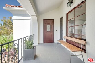 1172 S Hayworth Ave in Los Angeles, CA - Building Photo - Building Photo