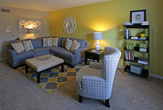 Archdale Manor Apartments in Charlotte, NC - Building Photo - Interior Photo