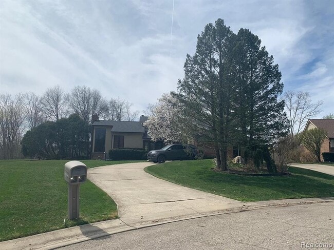 3266 Montmarte Cir in West Bloomfield Township, MI - Building Photo - Building Photo