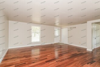 3003 Ridgeview Dr in St. Charles, MO - Foto de edificio - Building Photo