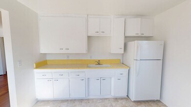 855 C Ave in Coronado, CA - Foto de edificio - Building Photo