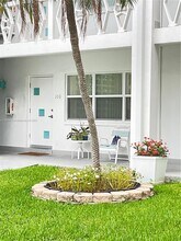 419 Golden Isles Dr in Hallandale Beach, FL - Building Photo - Building Photo