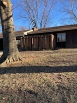 3707 SW 29th Terrace in Topeka, KS - Building Photo