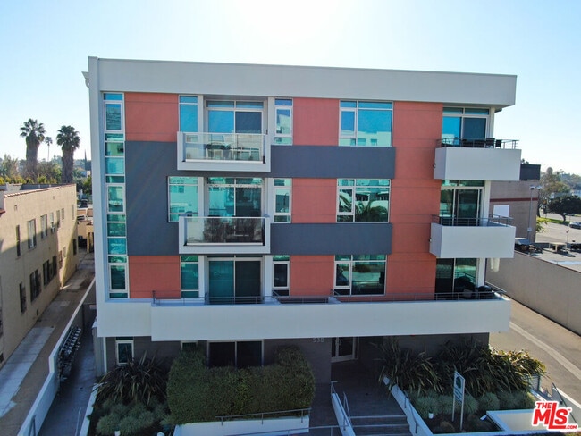 property at 938 Orange Grove Ave