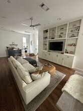 5705 Bryan Pkwy in Dallas, TX - Building Photo - Building Photo