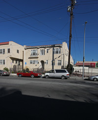 4537 Fountain Ave in Los Angeles, CA - Foto de edificio - Building Photo