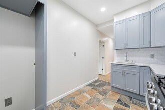 120 BEACH St in Jersey City, NJ - Building Photo - Building Photo