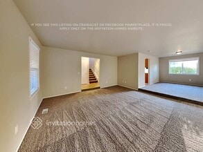14104 76th Ave E in Puyallup, WA - Foto de edificio - Building Photo
