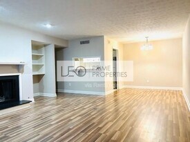 1011 Dunbar Dr in Dunwoody, GA - Building Photo