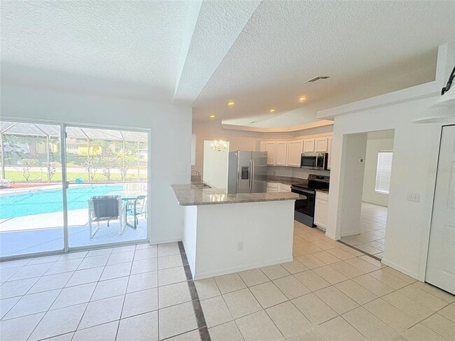 5647 Hamlin Close Rd in Davenport, FL - Building Photo - Building Photo