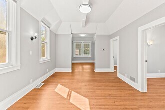 3042 Cottage Grove Ave in Omaha, NE - Building Photo - Building Photo