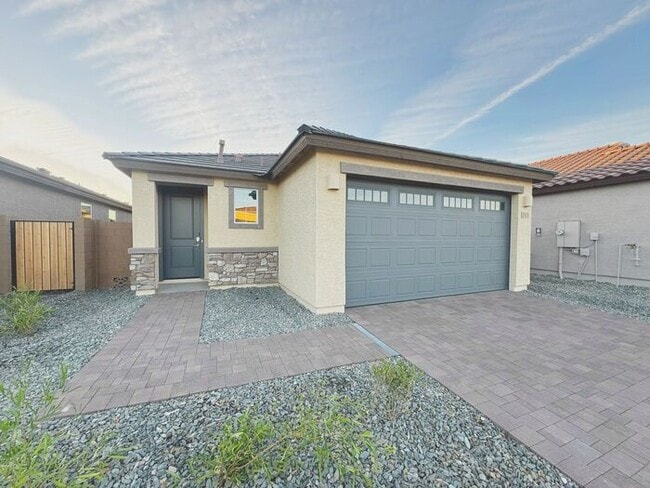 property at 2928 N 96th Ln