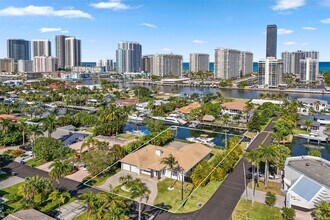 543 Hibiscus Dr in Hallandale Beach, FL - Building Photo - Building Photo