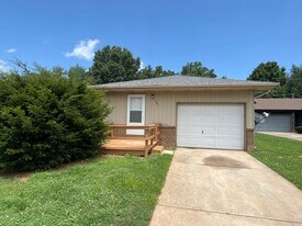 607-609 W Edgewood St in Springfield, MO - Building Photo