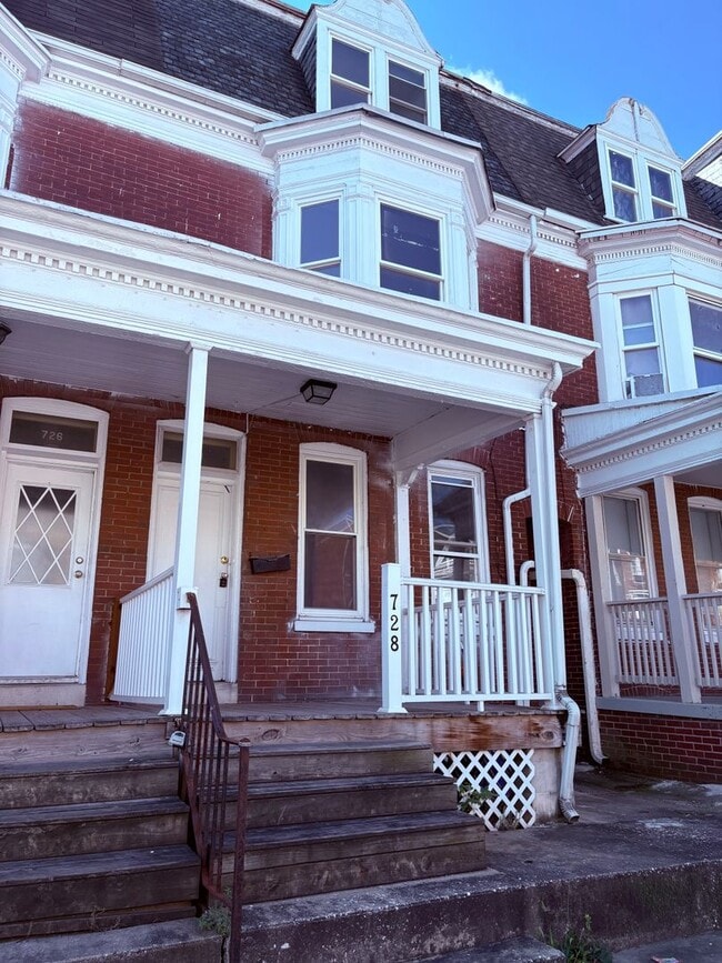 property at 728 W Princess St
