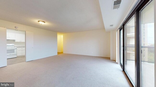 307 Yoakum Pkwy in Alexandria, VA - Building Photo - Building Photo