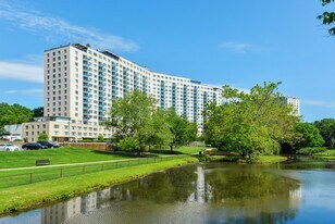 10500 Rockville Pike, Unit M17