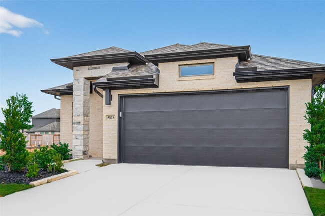 property at 5015 Bowen Pr Dr