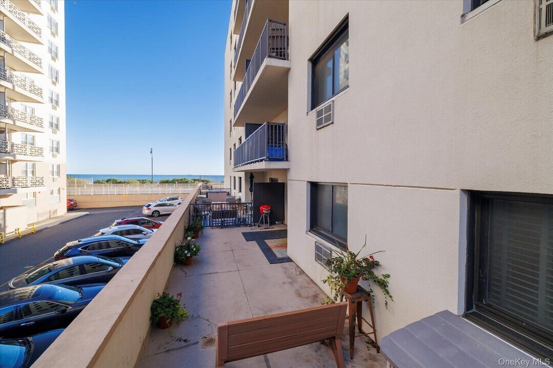 420 Shore Rd in Long Beach, NY - Building Photo