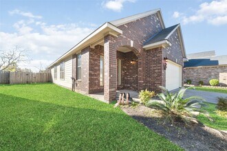 9338 Logans Run Ln in Houston, TX - Building Photo - Building Photo