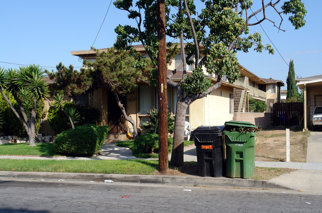 231 E Hazel in Inglewood, CA - Building Photo