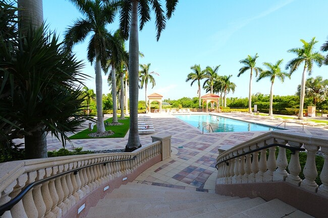 1060 Borghese Ln, Unit Aversana Unit 804 in Naples, FL - Building Photo - Building Photo