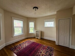 186 Powder House Blvd, Unit 2 in Somerville, MA - Foto de edificio - Building Photo