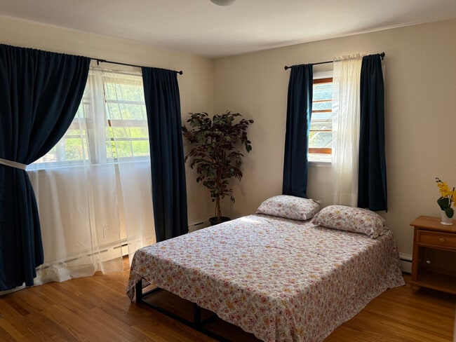 20 Columbia Pl in Sayreville, NJ - Building Photo - Building Photo