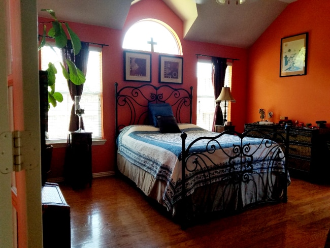 property at 1527 Hamilton Dr