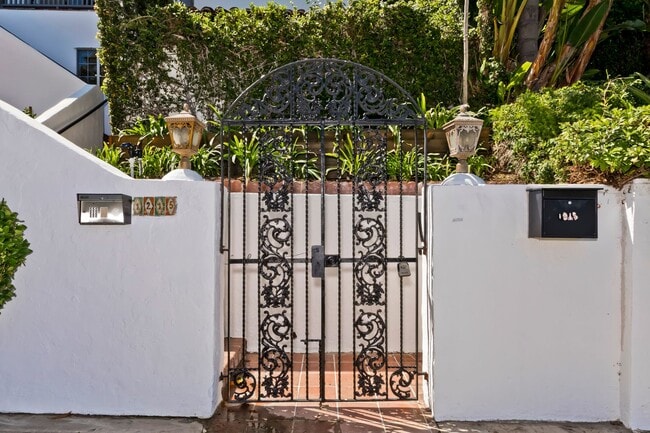 property at 1215 Edris Dr